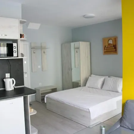 Siyana Varna-free Parking Apartment *