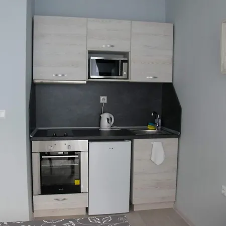 Siyana Varna-free Parking