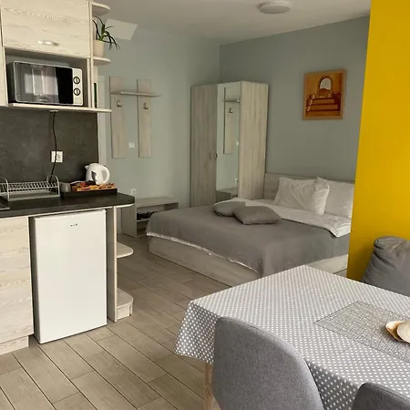 Siyana Varna-free Parking Apartment