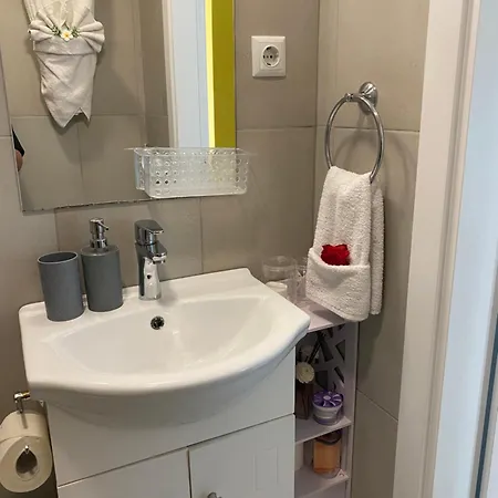 Siyana Varna-free Parking Apartment *