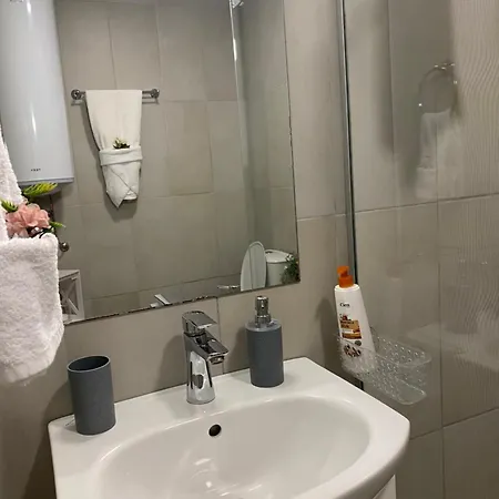 Siyana Varna-free Parking