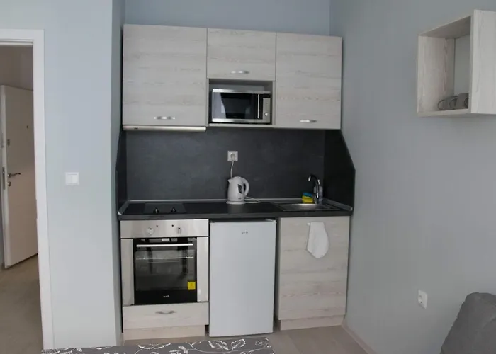 Siyana Varna-free Parking