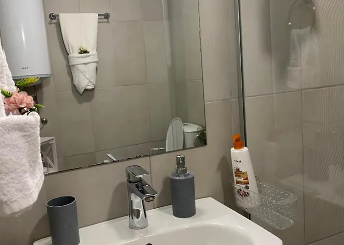 Siyana Varna-free Parking