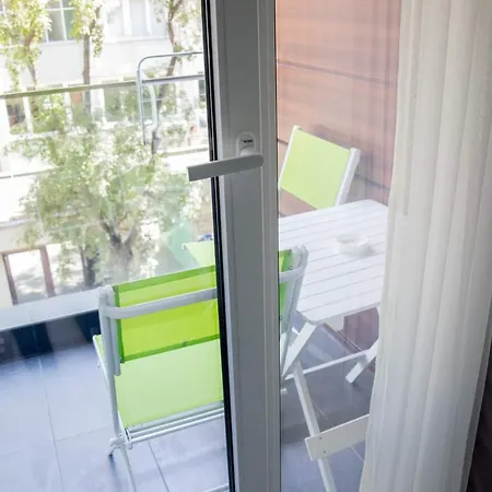 Siyana Varna-free Parking