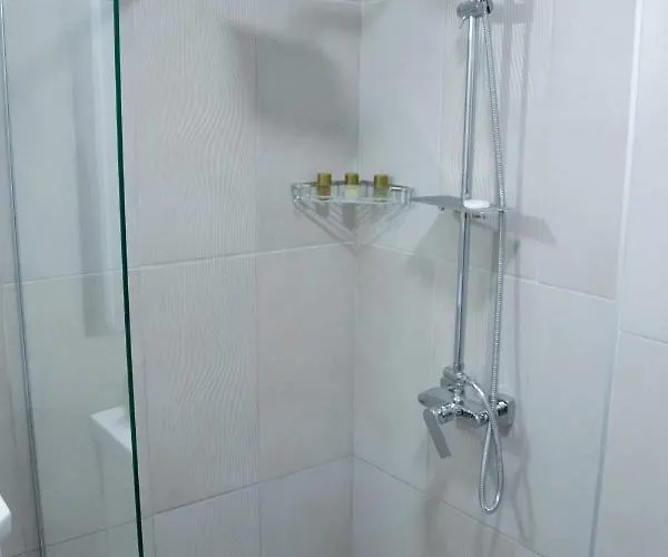 Siyana Varna-free Parking